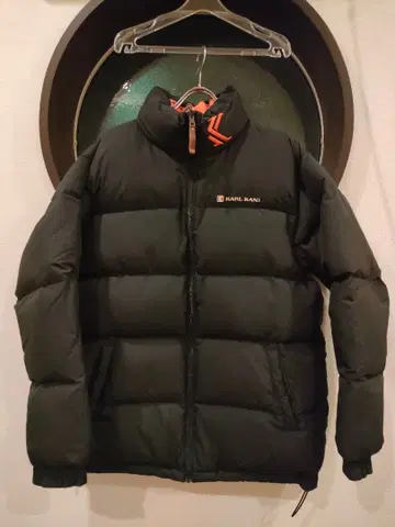 칼 카니 블랙 x 오렌지 리버서블 다운 자켓