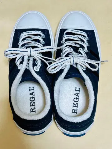 REGAL 네이비 스니커즈