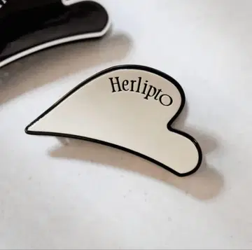 herlipto 바이컬러 하트 헤어 클립