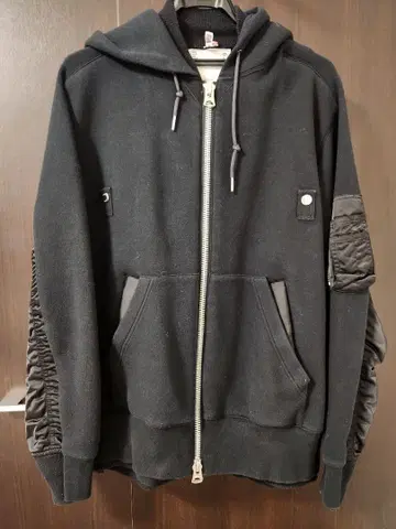 sacai 후드티