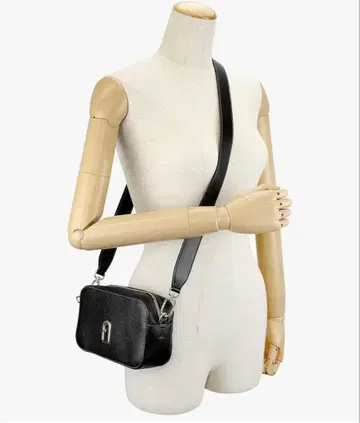 훌라 가죽 숄더백 블랙