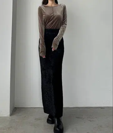 Louere 루엘레 샤기 니트 펜슬 스커트 블랙