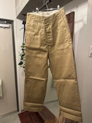 오어슬로우 베이지 치노 팬츠