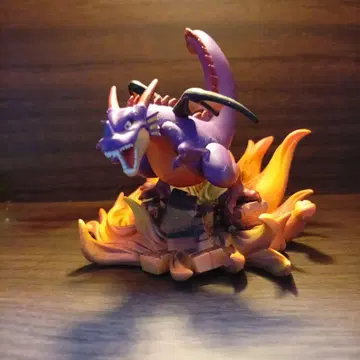 드래곤 퀘스트 용왕 피규어 보라색 불꽃 이펙트