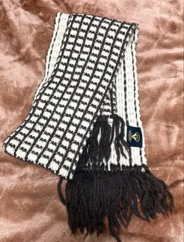 하이랜드 2000 차분한 색감의 머플러