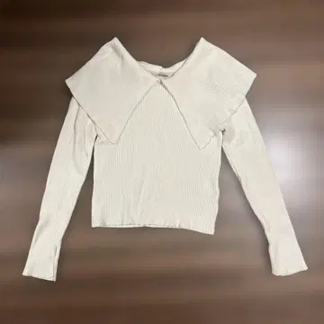 COCO DEAL 아이보리 오프숄더 스웨터