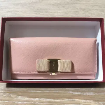 리본 포함 핑크 에나멜 장지갑