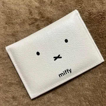 30 [새상품] 미피 카드 케이스 화이트 한정판 1개만
