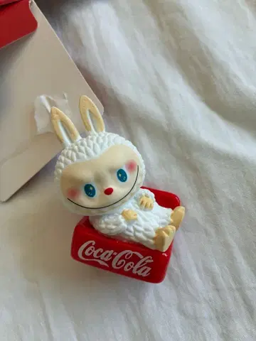 더 몬스터즈 코카콜라 러브브 피규어