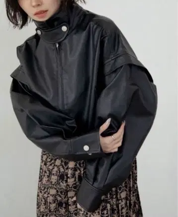 VACANCY 블랙 가죽 자켓 블루종