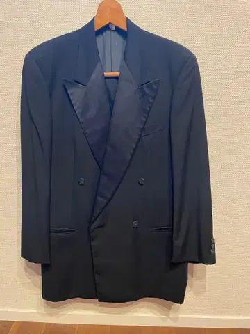 조르지오 아르마니 바니스 뉴욕 블랙 턱시도