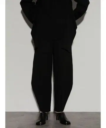 UN3D 코쿤 니트 팬츠 clane ommo