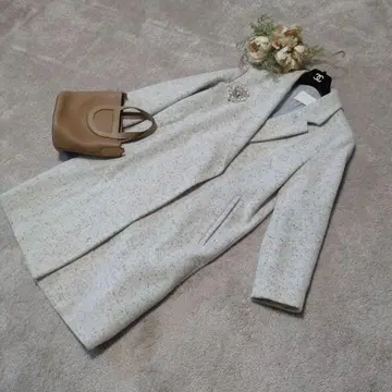 투모로우랜드의 롱 코트