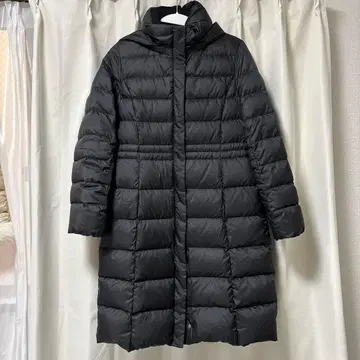 후드 부착 블랙 다운 자켓