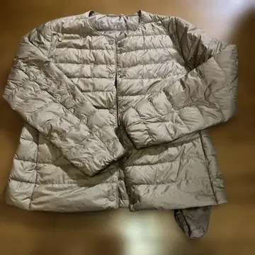 UNIQLO 울트라 라이트 다운 자켓 L 사이즈