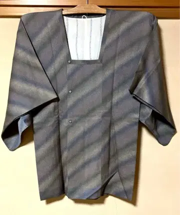 도우유키 코트 그레이 계열 스트라이프 겉옷 버튼 포함