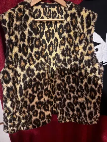 70년대 인조 모피 레오파드 베스트