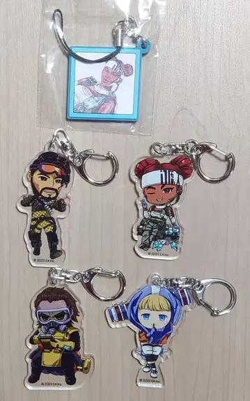 APEX LEGENDS 아크릴 키링 4개와 덤 1개