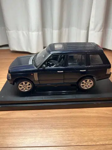 레인지 로버 1/18 다크 블루