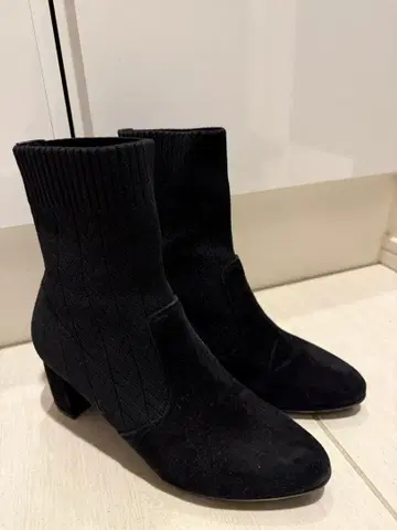 블랙 니트 숏부츠