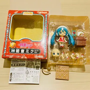 하츠네 미쿠 280 산타 버전 피규어 넨도로이드