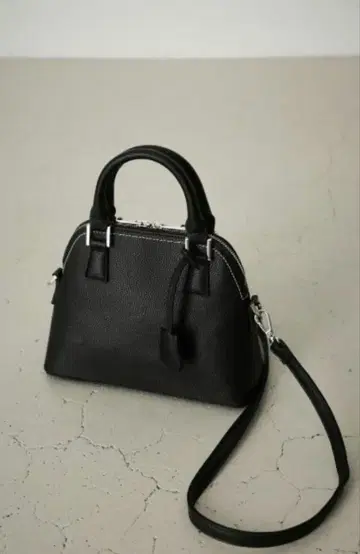 [ AZUL BY MOUSSY ] 더블 지퍼 핸드백 블랙