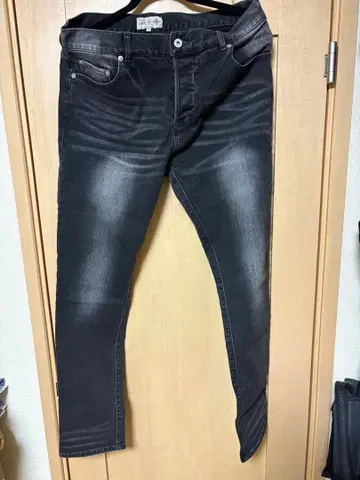 The Duffel 슬림핏 블랙 데님 34