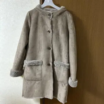 유나이티드 애로우즈 무스탕 코트 새상품급