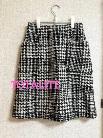 새상품-TOTALITE 트위드 A라인 스커트