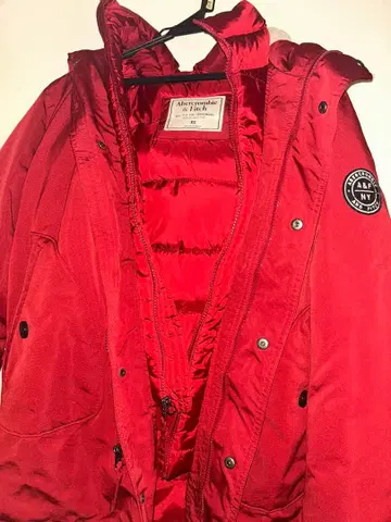 Abercrombie & Fitch 레드 다운 자켓 XS