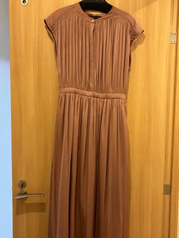 ships 플리츠 슬리브리스 원피스