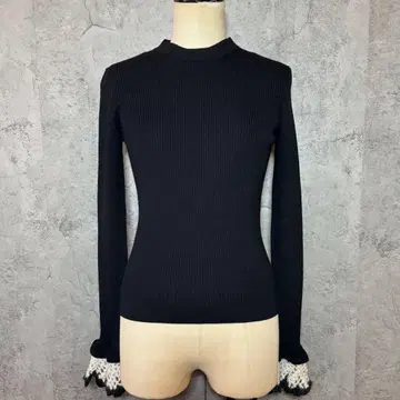 Gypsohila Crochet Sleeve CrewNeck Knit