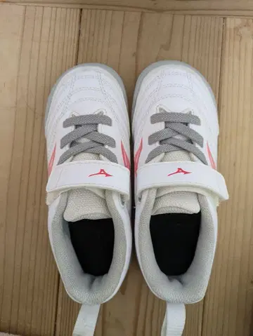 미즈노 축구화 화이트/레드