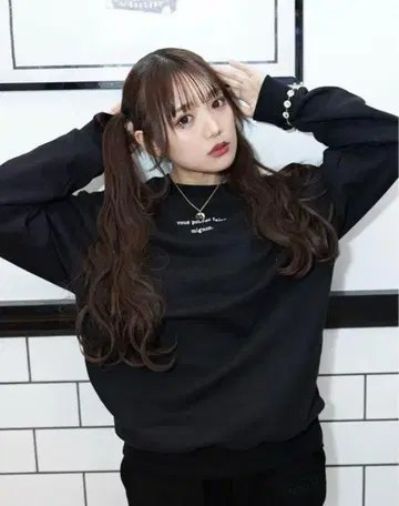 CUTIE STREET 후리 후루사와 리사 mellowneon 맨투맨