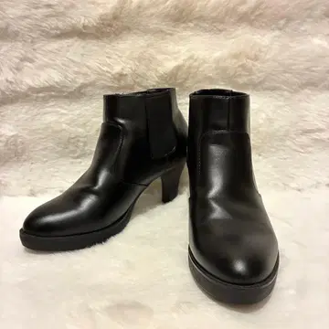 [ 새상품급 ] 유니클로 사이드 고어 숏부츠 블랙 23.5cm