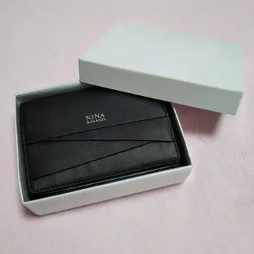 NINA 블랙 접이식 지갑