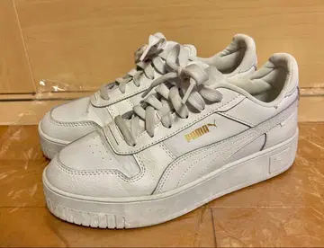 PUMA 화이트 가죽 통굽 스니커즈