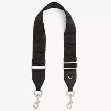 마크 제이콥스 더 DTM 유틸리티 로고 스트랩
