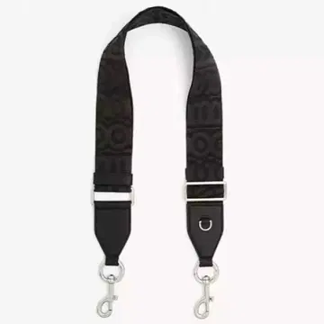 마크 제이콥스 더 DTM 유틸리티 로고 스트랩