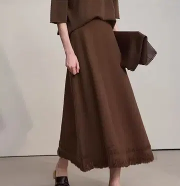 롱 스커트 겨울 모임이나 데이트에 최적 성숙/러블리 코디에 딱