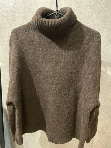 remer 브라운 터틀넥 스웨터