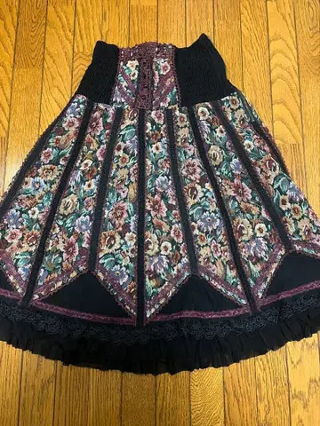 OZZONESTE 오즈오네스트 고블랑 꽃무늬 플레어 스커트