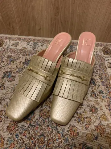 PELLICULE 골드 프린지 뮬 M