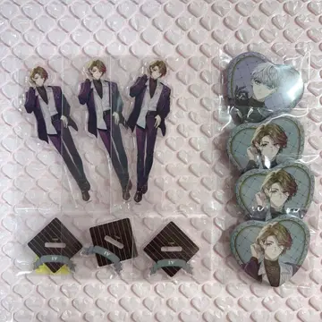 FT4 IV 훼미리마트 아크릴 스탠드 캔뱃지