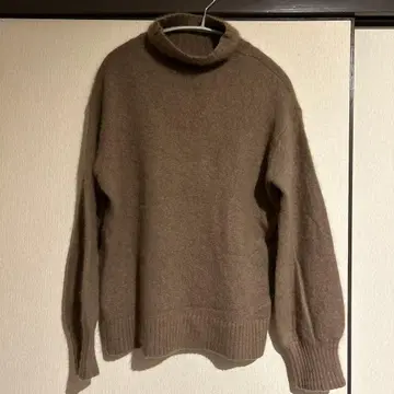 Ray BEAMS 브라운 터틀넥 라쿤 니트