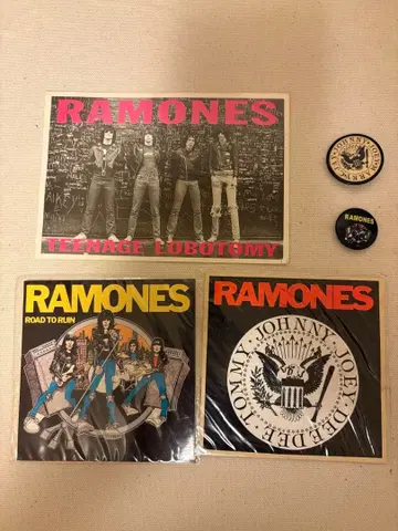 RAMONES 굿즈 세트 스티커 2장 엽서 캔 배지 2개