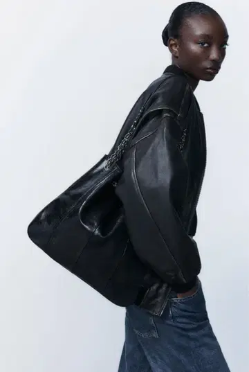가격 인하! Zara ROCK CHAIN BUCKET BAG 블랙