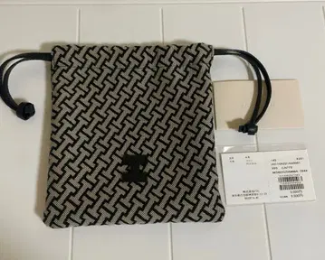 IACUCCI 모노그랑마 파우치 새상품급입니다