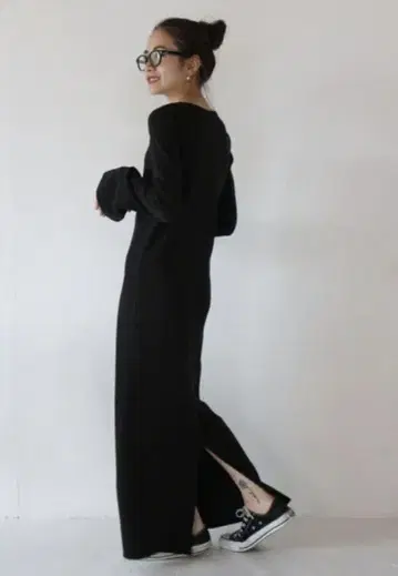 ungrid [WEB 한정판] 플레어 슬리브 골지 핏 원피스