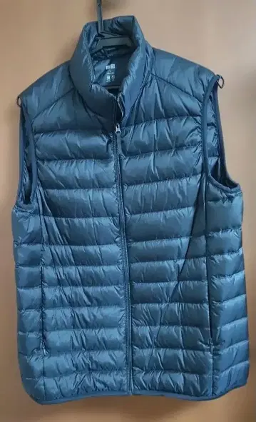 [ 새상품급 ] UNIQLO 울트라 라이트 다운 베스트 네이비